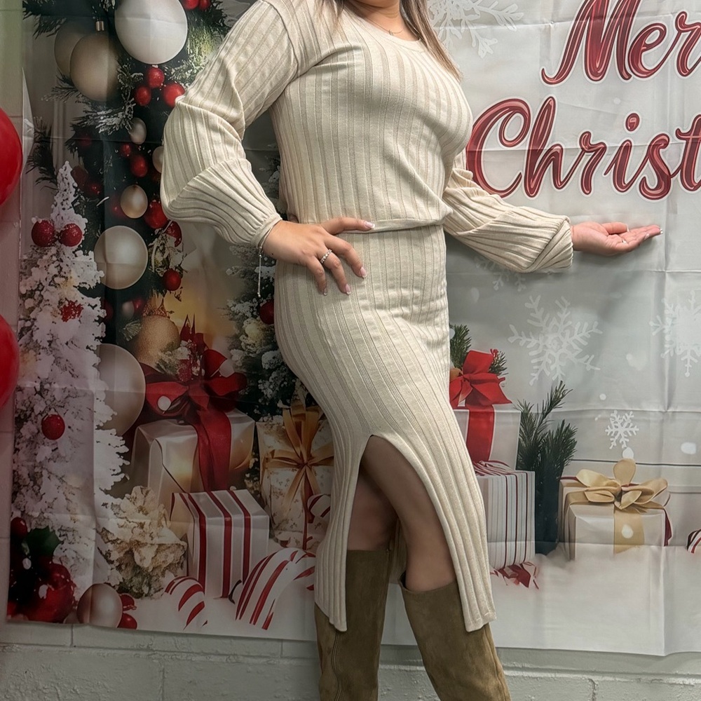 Elegant Cream Ribbed Dress